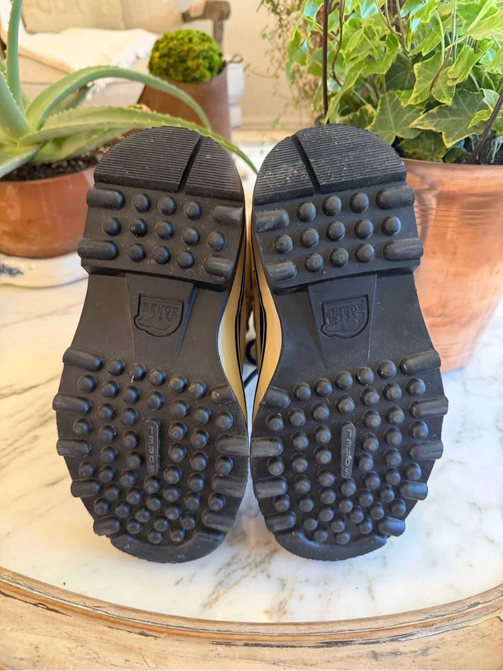 Sorel Kids Caribou Tan and Black Lace-Up Snow Boots size 2